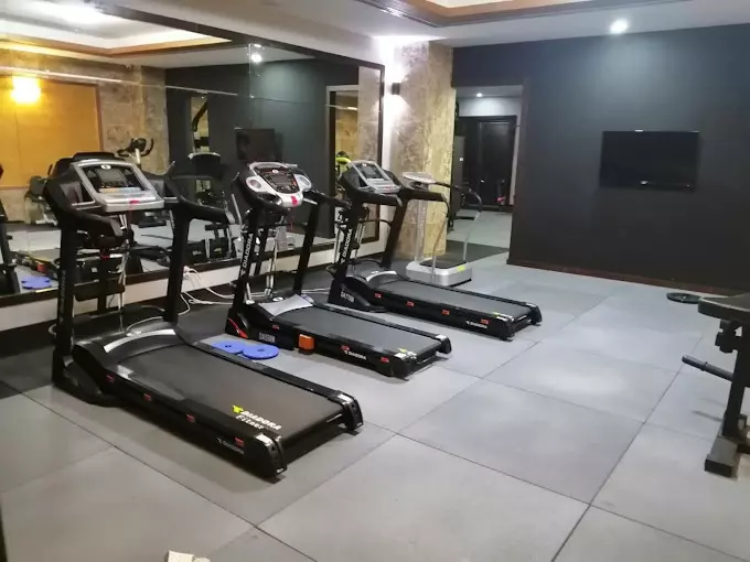 باشگاه بدنسازی هتل لیلیوم کیش